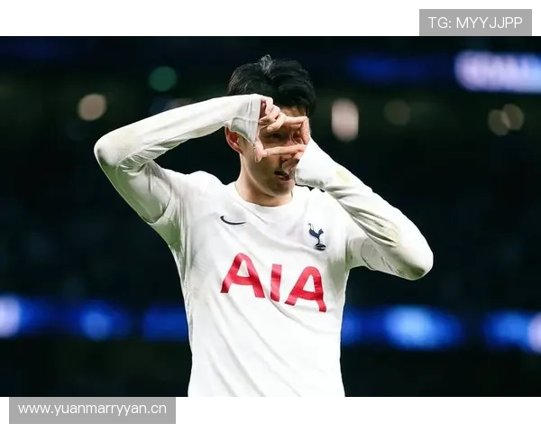 孙兴慜与萨拉赫在高速反击中转移节奏，形成多点参与趋势