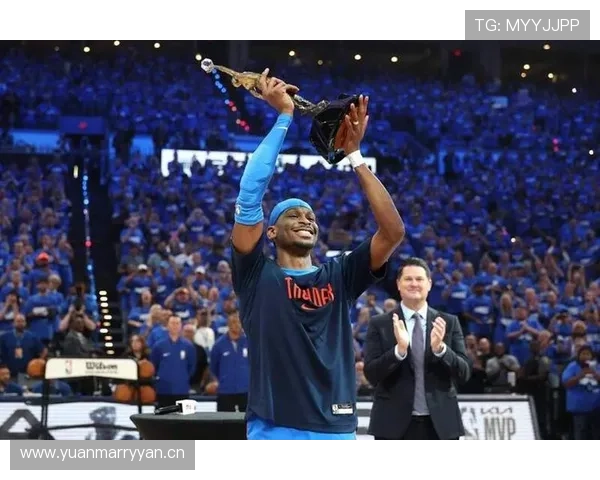 比尔·拉塞尔护筐主导对比约基奇组织拉开空间